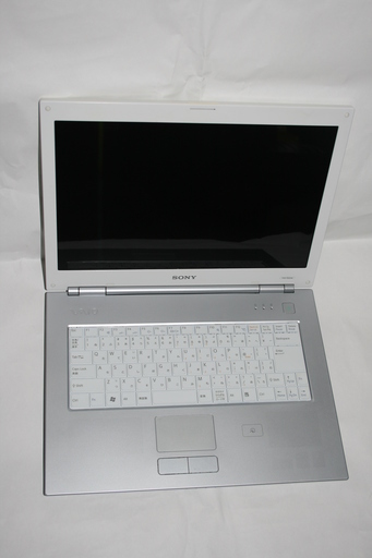 SONY VAIO ﾉｰﾄﾊﾟｿｺﾝ　WIN７(ｴｸｾﾙ、ﾜｰﾄﾞ)　現状渡し　NC,NRにてお願いします。