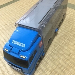 トミカ お片付け トレーラー