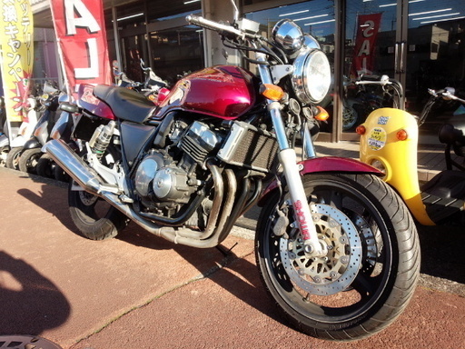 NO.2457 ＣＢ４００スーパーフォア　水冷４サイクル１６バルブ４気筒エンジン 　ヨシムラＴｒｉＯｖａｌマフラー　☆彡