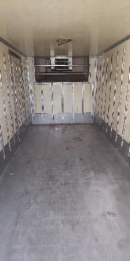 【訳あり】【値下げ】開閉に不具合あり 中がキレイな保冷コンテナ入荷しました ダイヤル式の鍵付き 長さ約462cm+45cmでっぱり