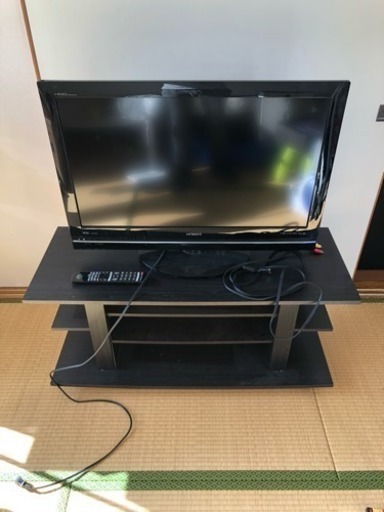 32型テレビとテレビ台