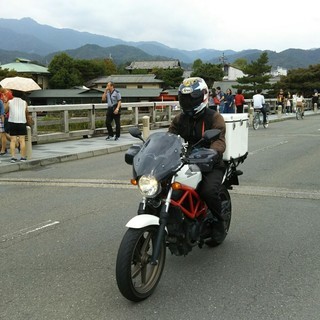 荷物即日配達。バイク便、ご利用ください。の画像