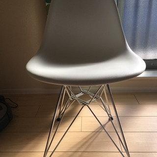 スリムビューティーハウス エンザイムイームズ 正規品 白 HermanMiller