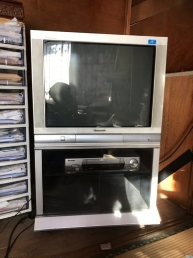 ブラウン管テレビと専用テレビ台➕ビデオカセットレコーダー