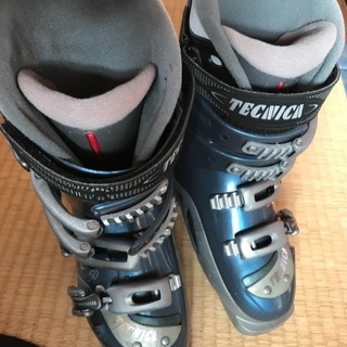 スキーの靴 紺
