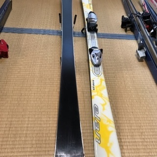 スキー板 黄色
