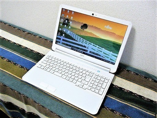 15.6型/◎機能満載◎/高性能Core i5/大容量！HDD320GB/快適♬メモリ4GB/HDMI/Bluetooth♬/光速☆彡USB3.0/MS Offce✎/すぐ使えるWindows10♪リカバリーメディア付/すぐ繋がるWi-Hi/DVDコピー可/WEBカメラ/内臓マイク/10キー付きKB/FUJITSU LIFEBOOK