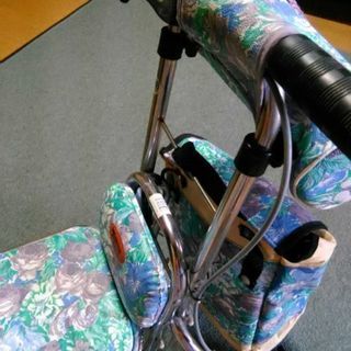 ◆シルバー用品◆ 介護用品◆手押し車 取説あり