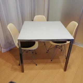 【取引交渉中】IKEA　ダイニングテーブル　ガラス