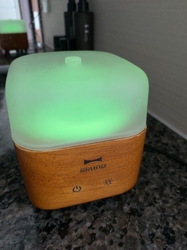Brunoウッドアロマディフューザー 取扱説明書有り 銀 方南町の季節 空調家電 加湿器 の中古あげます 譲ります ジモティーで不用品の処分