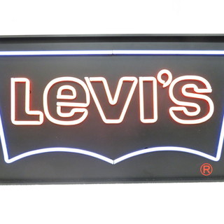 取りに来れる方限定！LEVI‘Sのネオン菅パネル！