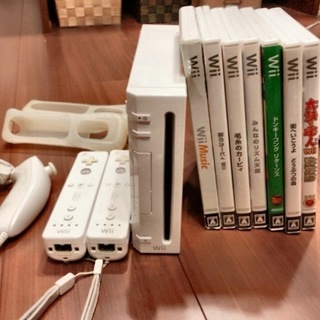 初代Wii2007年購入リモコン2台ヌンチャク1台　Wiiソフト...