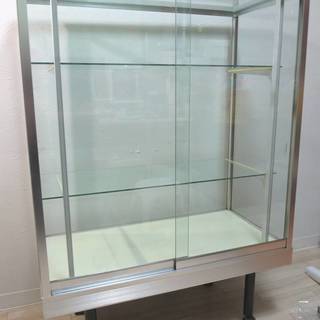 店い開 ガラスショーケース アルミフレーム W90 H127 キャスター付 3段