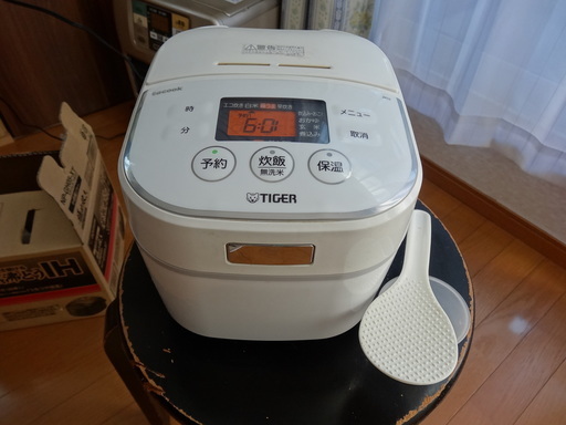 商談中なのでお問い合わせを中止します。タイガーIH炊飯ジャー３合焚き（JKU-A550ホワイト）２０１５年製デジタル表示に問題あり