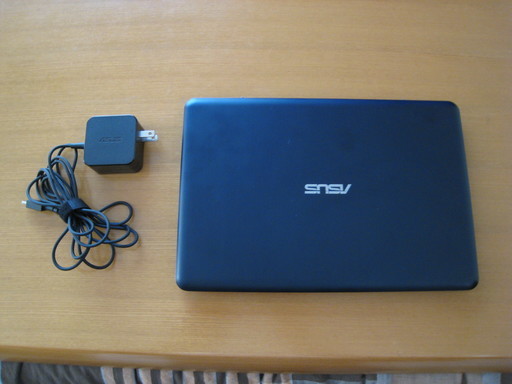 ASUA　EeeBook X205TA（美品・ブルー）