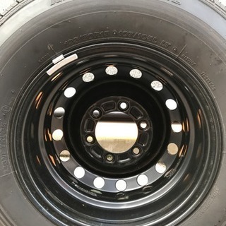 値下げ！ ハイエース 新車外しのタイヤ