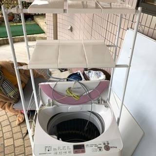 (取引中)シャープ洗濯機6kg(２０１４年製)ランドリーラック付