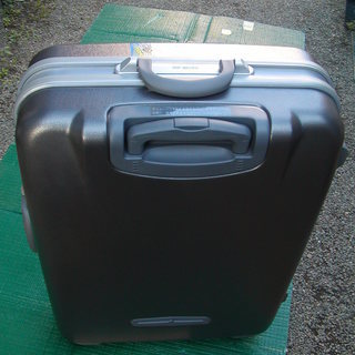 大型スーツケース、キャリーバツグ　