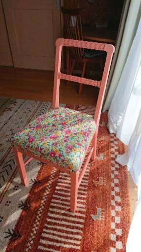 花柄の椅子