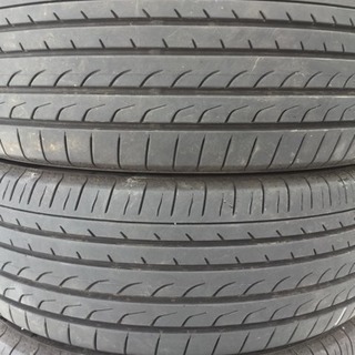 バリ溝 215/60R17 ヨコハマブルーアース RV−02