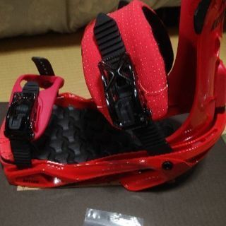 新品　SALOMON製Rhythmスノーボードビンディング