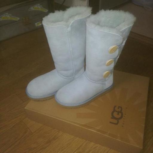 UGG 　アイスブルー