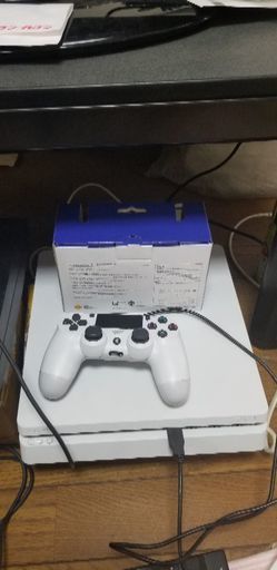 【再出品】PS4 500GB グレイシャーホワイト