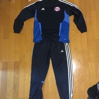 流通経大サッカー部が新ユニ披露 DF根本健太「ロゴも変わって