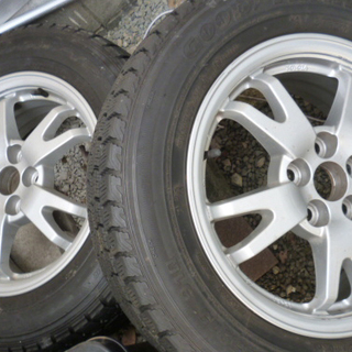 トヨタ純正 　プリウス30系　15インチアルミホイール4本　スレッドレス付き