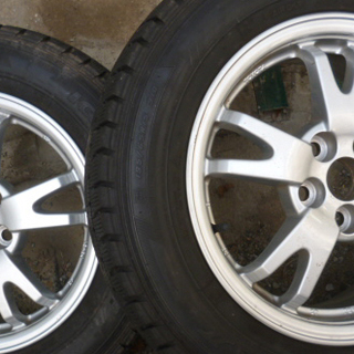 トヨタ純正 　プリウス30系　15インチアルミホイール4本　スレッドレス付き