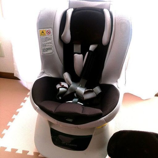 エールべべクルットNT  チャイルドシート