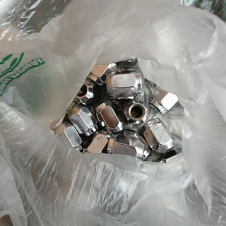 ラクティス NSP120 スバル トレジア pcd100 5穴 超バリ山スタッドレス トレッドイボ付き