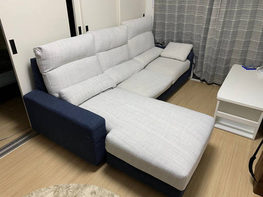 転勤の為、買って半年の15万円のソファーを手放す事になりました。（→転勤日程が近くなったため7万円→4万円に値下げします。）