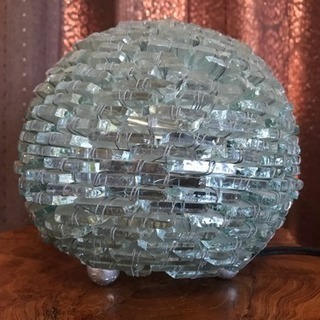 バリのガラス細工のランプ