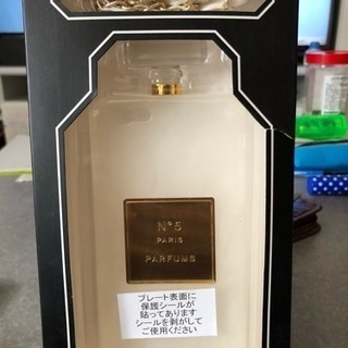 新品！iPhoneケース 4.7インチ　ブランド　香水瓶型ケース