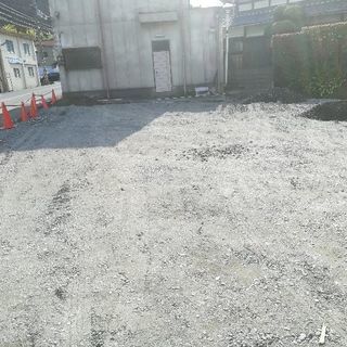 クラッシャー路盤材、駐車場つくりに、ダンプ1台分３t売ります クラッシャー路盤材、駐車場つくりに、ダンプ1台分3t売ります