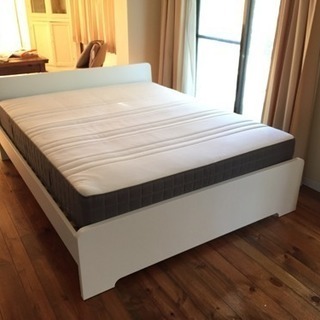 クイーンズサイズ ベッド (IKEA) ASKVOLL