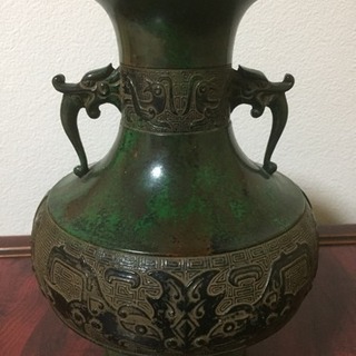青銅風の花瓶