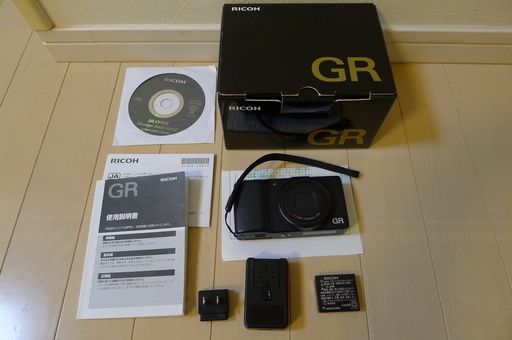 【RICOH】GR  APS-CサイズCMOSセンサー