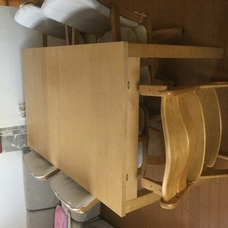 IKEA伸縮ダイニングテーブル＋回転椅子4脚＋子供椅子1脚
