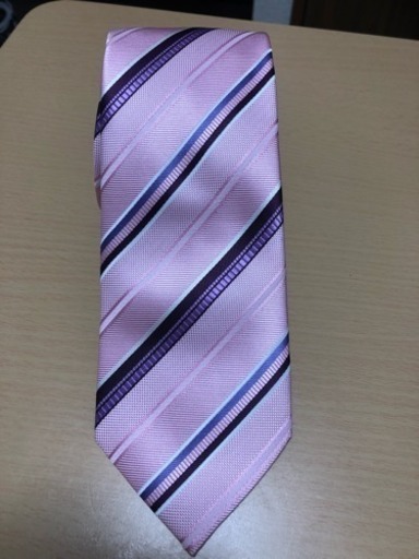 明るいトーンのネクタイ 女性も使えるかも Kusukusu 品川の小物の中古 古着あげます 譲ります ジモティーで不用品の処分