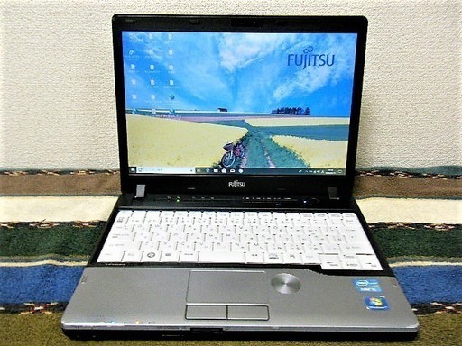 12.1型/重さ1.29kg♪/高性能Core i5/光速☆彡新品✨SSD240GB/メモリ4GB♪/光速☆彡USB3.0/すぐ使えるWin10メディア作成ツール付/すぐ繋がるWi-Fi/WEBカメラ/内臓マイク/MS Office✎/FUJITSU LIFEBOOK