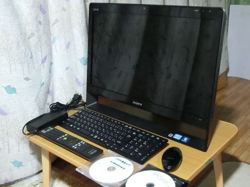 ご購入者様決まりましたm(_ _)m必ず自己紹介をご確認ください。美品 SONY  VAIO オールインワンパソコン  VPCJ238FJ フルハイビジョン  地上･BS･CS ダブルチューナー・ Core i5 2450M ・メモリ :６GB ・HDD :2TB ブルーレイ100GB対応ディスクドライブ(BDXL対応) ・ソフトも沢山 等々・超高機能・高性能モデルです！