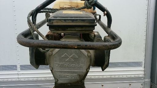 中古の転圧機です。
