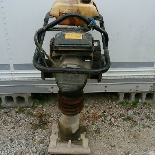中古の転圧機です。