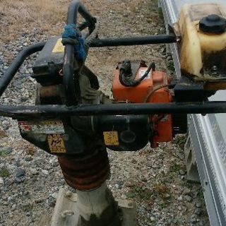中古の転圧機です。