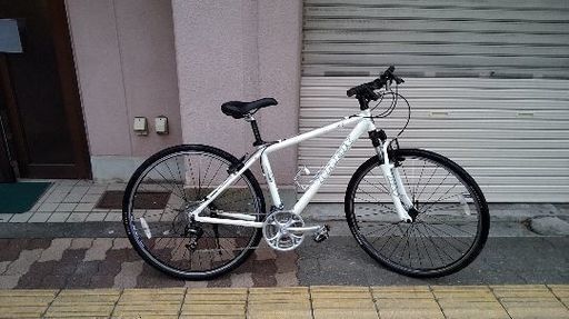 TREK 7300FX 700c Fサス付きクロスバイク アルミ/24speed/ホワイト