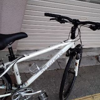 TREK 7300FX 700c Fサス付きクロスバイク アルミ/24speed/ホワイト