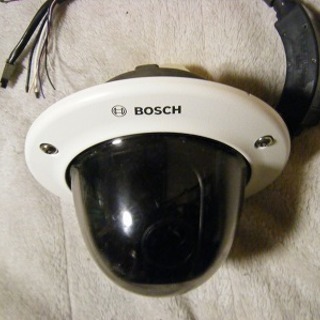 BOSCHの監視カメラ５台です。