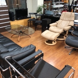 knoll ワシリーチェア ポリッシュドクローム 2つございます！